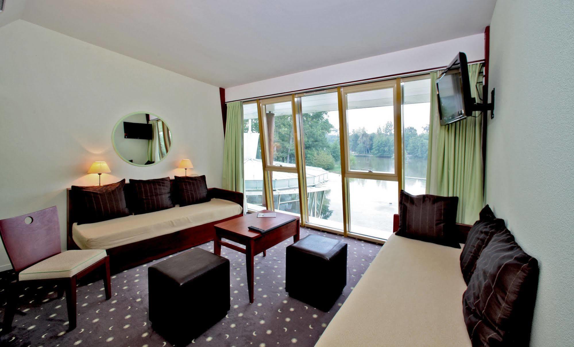 Logis Des Lacs D'Halco Hagetmau Exterior photo