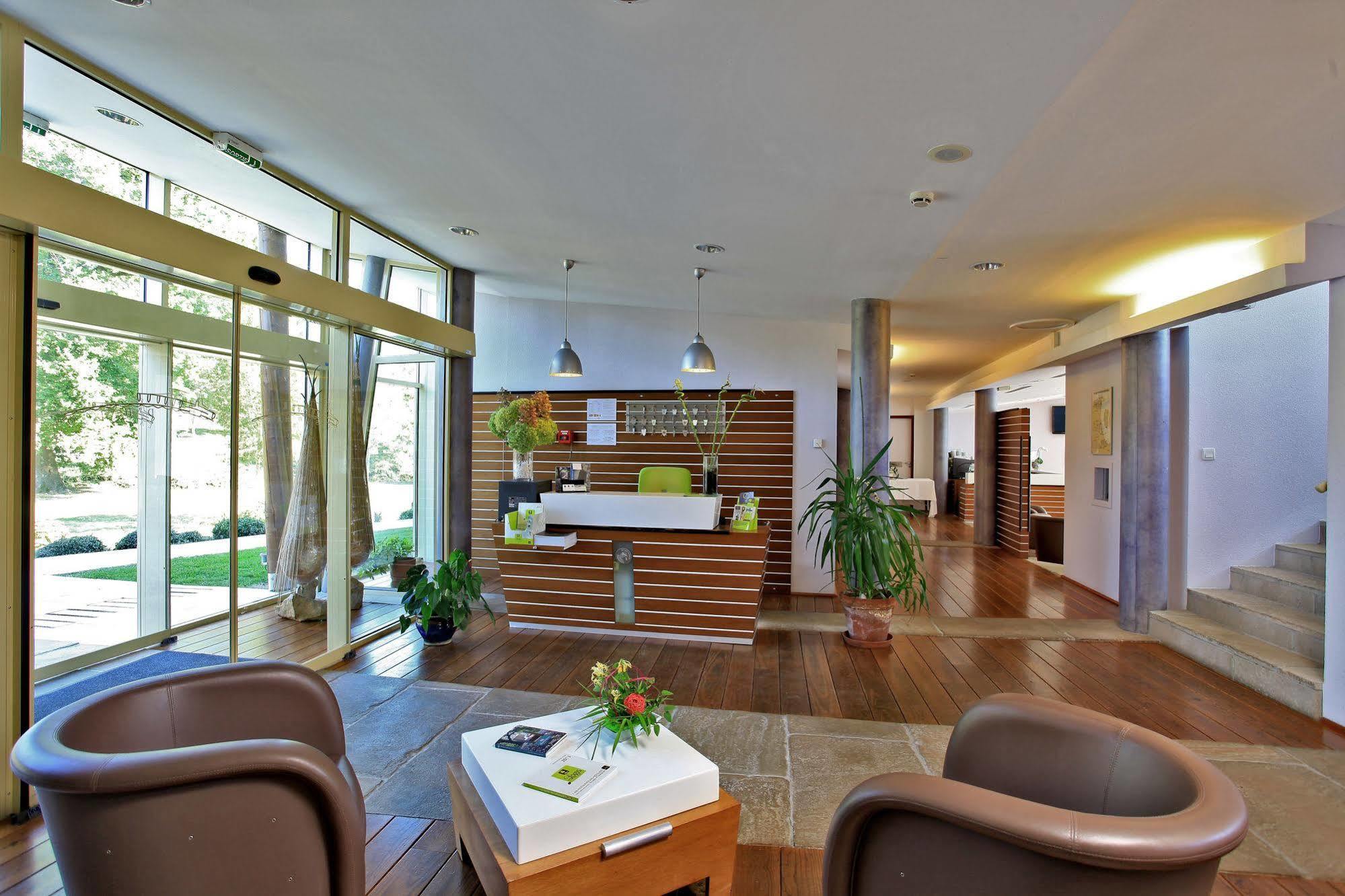 Logis Des Lacs D'Halco Hagetmau Exterior photo